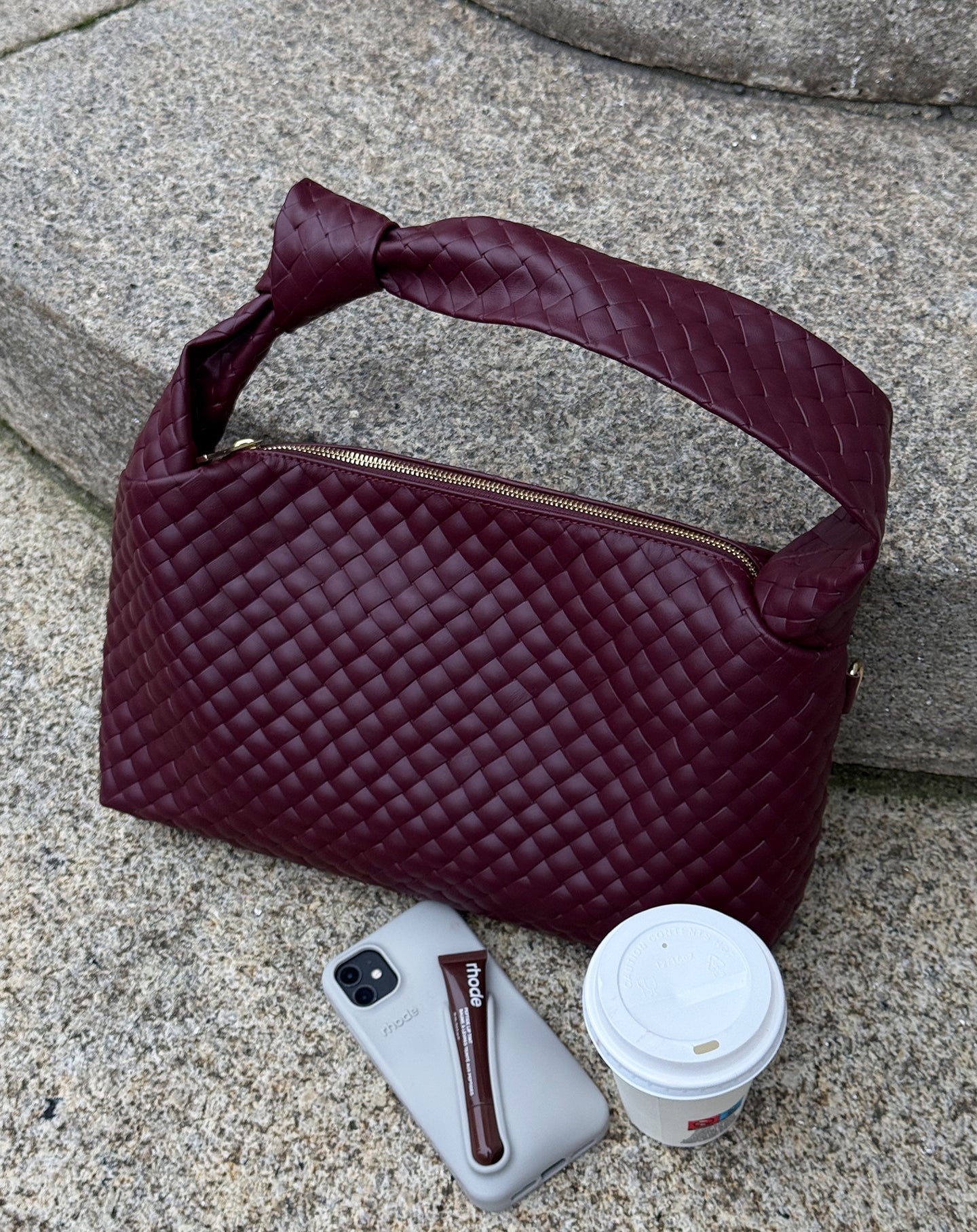Fleur | Dames Schoudertas Gevlochten Bordeaux met Verstelbare Riem