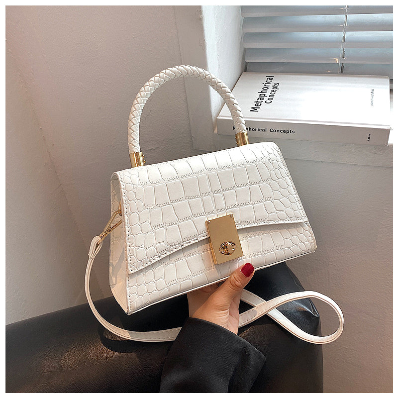 Matilda | Dames Handtas Vegan Leer met Goudkleurige Hardware-5