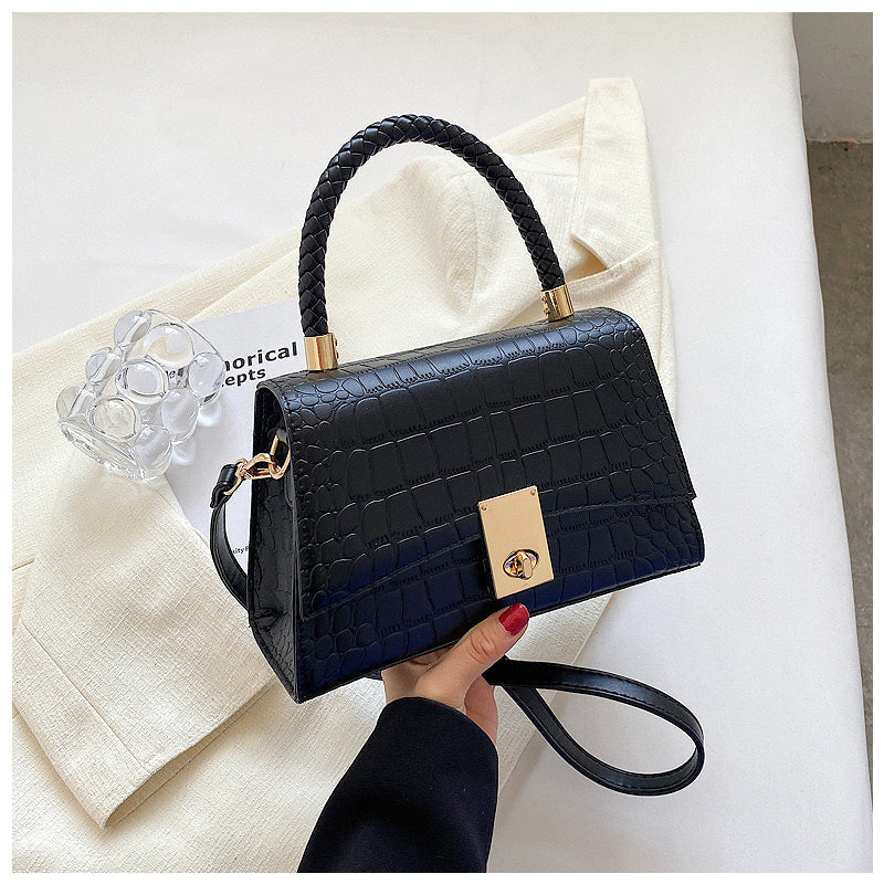 Matilda | Dames Handtas Vegan Leer met Goudkleurige Hardware-2